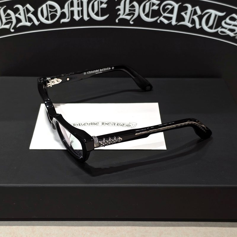CHROME HEARTS