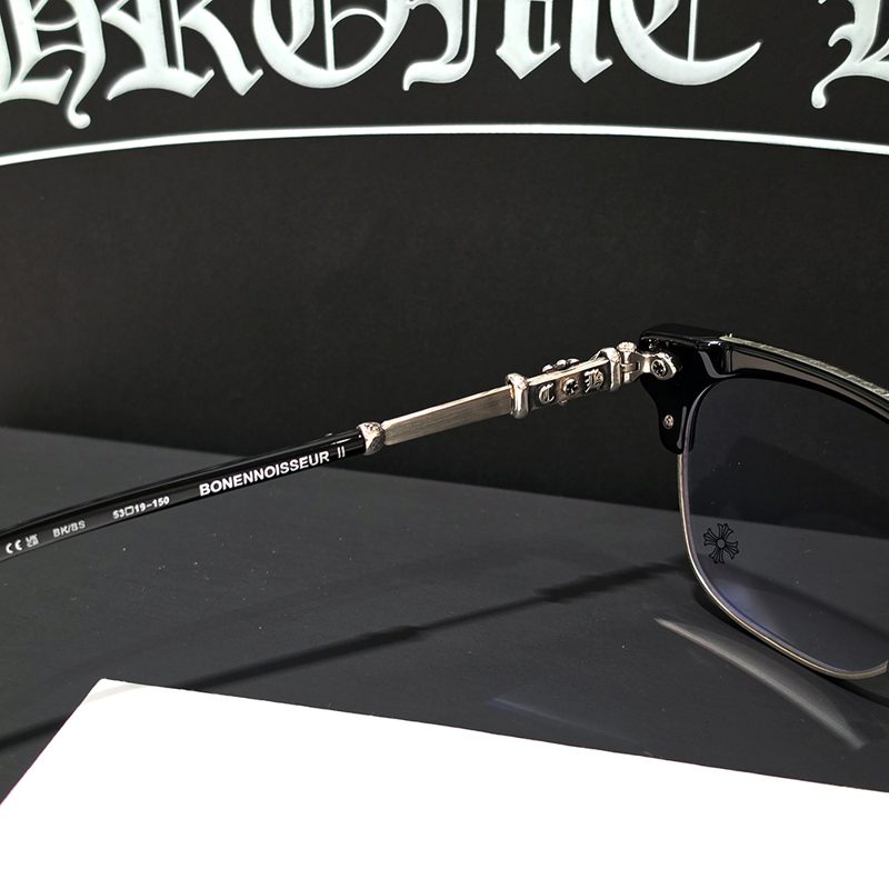 CHROME HEARTS