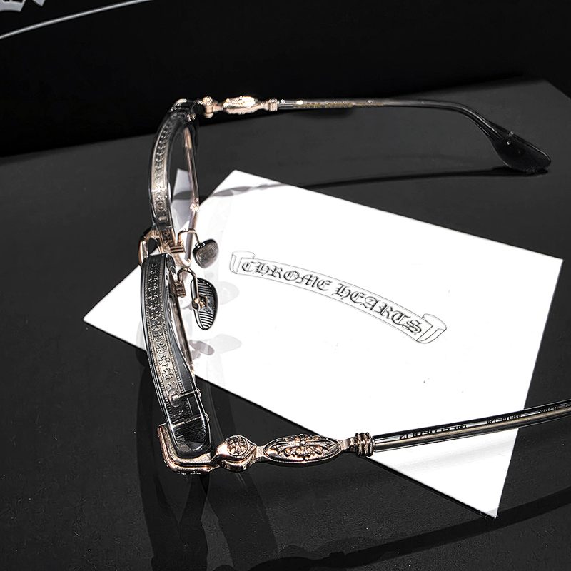CHROME HEARTS