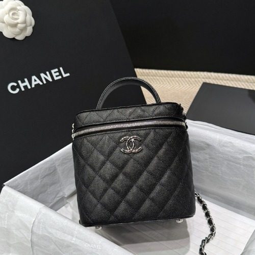 CHANEL ννΈλ€ Vanity μ½μ€λ©ν±λ°± κ·Έλ μΈλ Calfskin Black Small