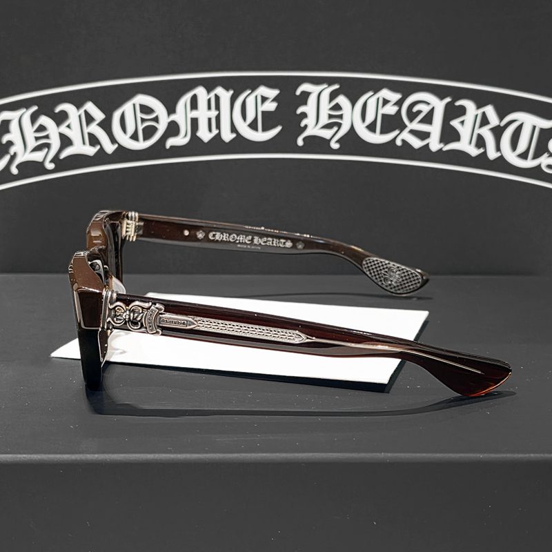 CHROME HEARTS