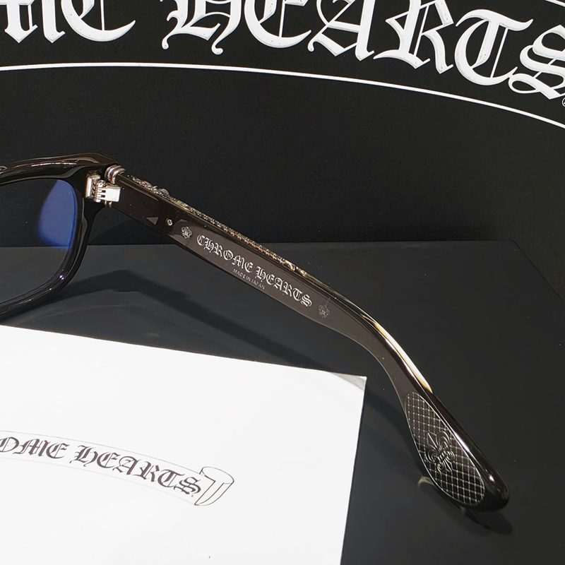 CHROME HEARTS