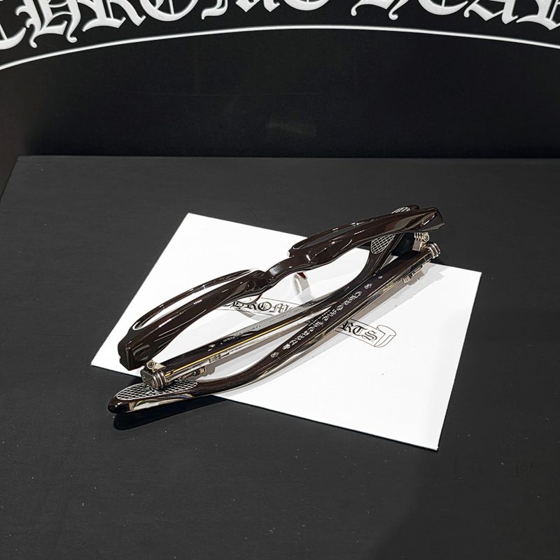 CHROME HEARTS