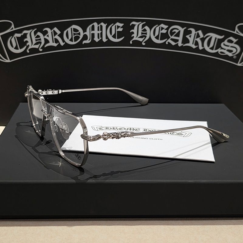 CHROME HEARTS