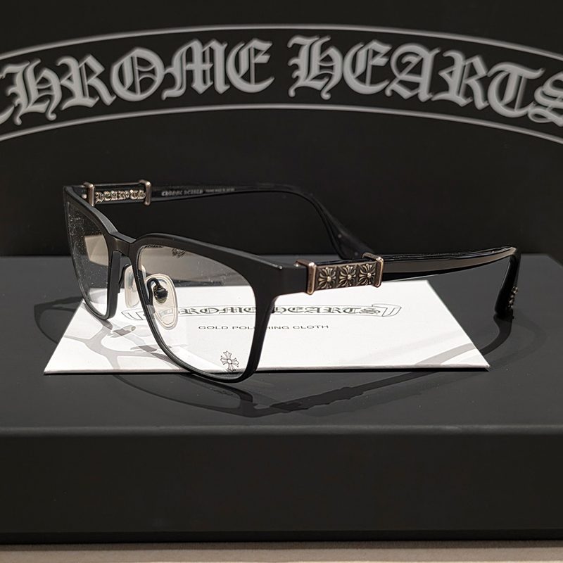 CHROME HEARTS