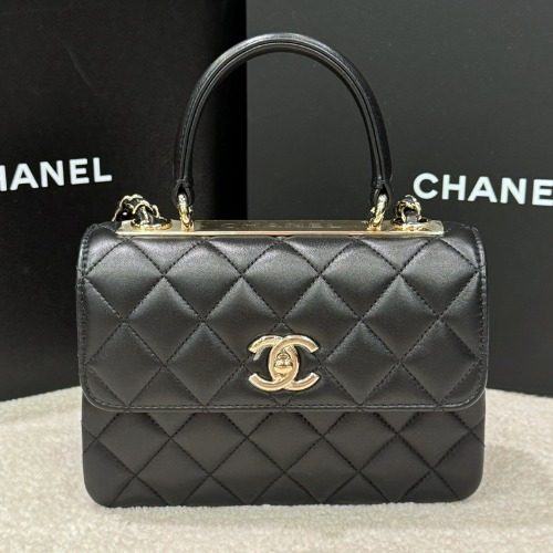 CHANEL νΈλ λ CC ννΈλ€ κ·Έλ μΈλ Calfskin Black λ΄λ―Έλ
