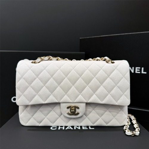 CHANEL Classic ํ๋ฉ๋ฐฑ ๊ทธ๋ ์ธ๋ Calfskin Gold-Tone White Medium