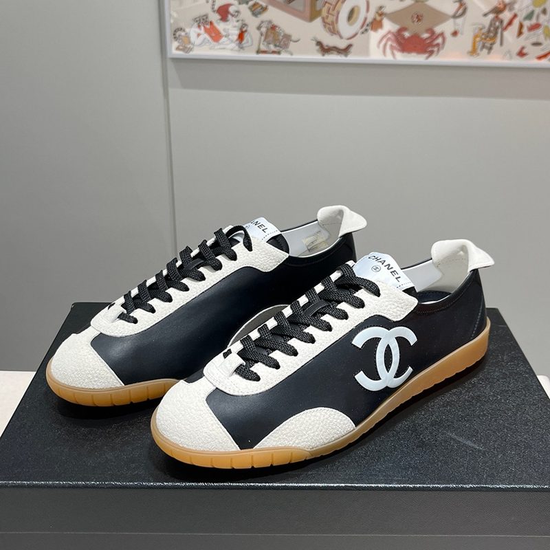 CHANEL Big Logo Embossed Suede Flat Black Sneakers Men's์ฉ