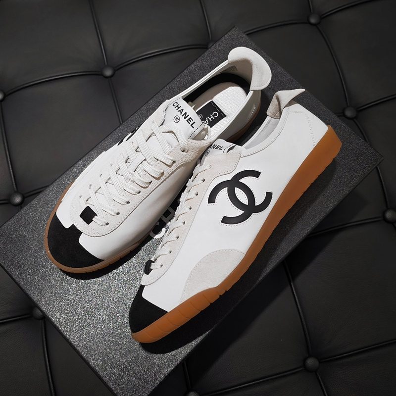 CHANEL Big Logo Embossed Suede Flat White Sneakers Men's์ฉ