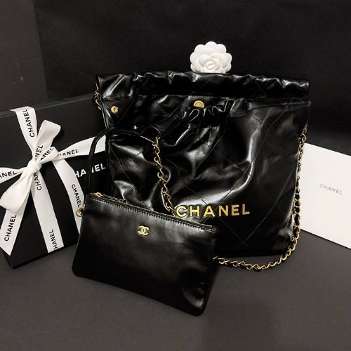 CHANEL 22Bag Calfskin Gold-Tone Black Medium