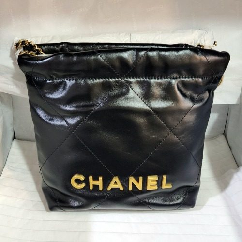CHANEL 22Bag Calfskin Gold-Tone Black Mini