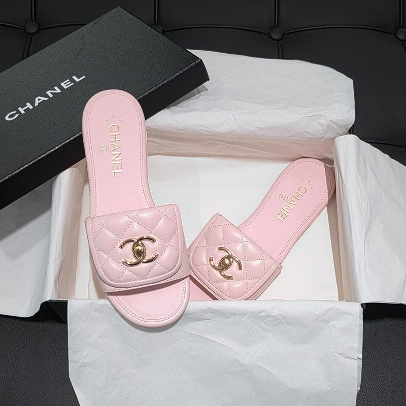 CHANEL Sandals / 턴락 Gold-Tone CC Logo 핑크 Flat Slippers