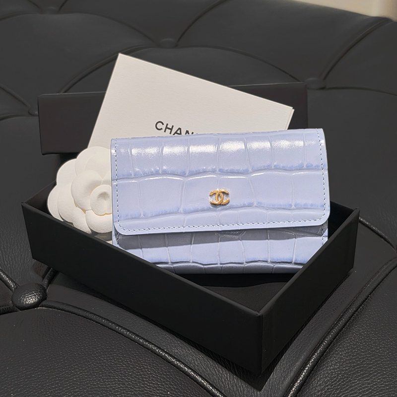 CHANEL Crocodile μ
μ΄ Pattern λλ±μ΄ Flap Card Wallet μ€μΉ΄μ΄λΈλ£¨ Gold-Tone