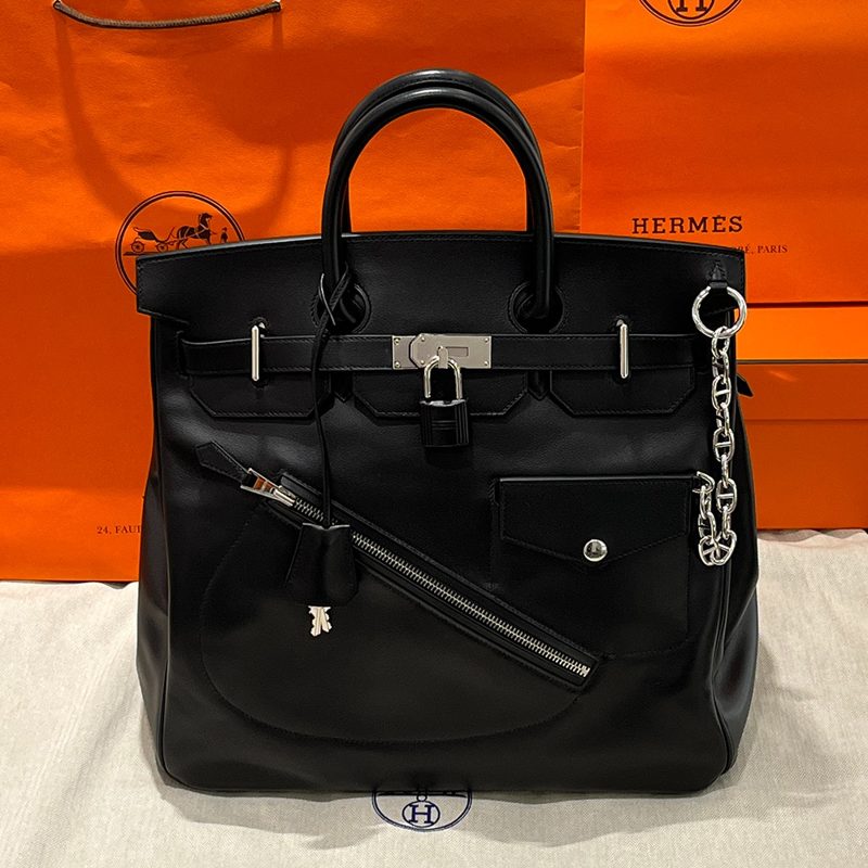 HERMES ๋ฒํจ๋ฐฑ / ๋ฒํจ 40 Bag ์คํํฌ๋ฃจ์ ๋ฝ๋ฒํจ ๋์ Black & Gold ํ๋์จ์ด