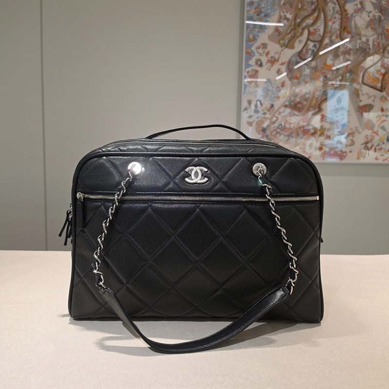 CHANEL 공방 컬렉션 Maxi Chain Boston 볼링백 Travel Bag Black 은장