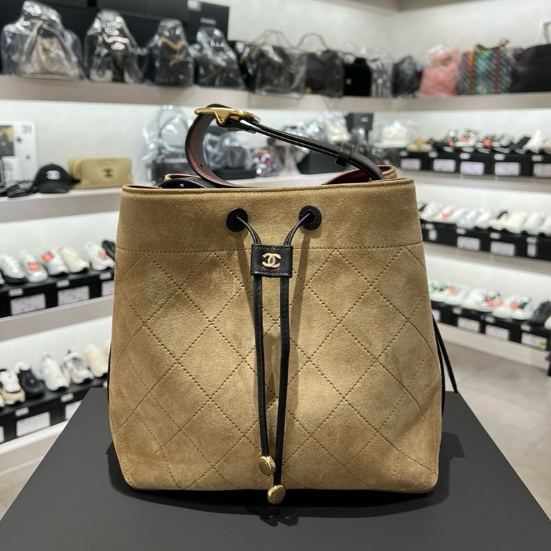 CHANEL 26 Suede Calfskin Bucket Bag ๋ฒ ์ด์ง