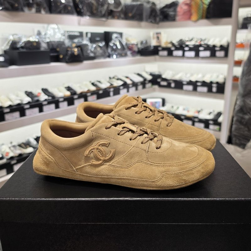 CHANEL Sneakers / Suede Calfskin ๋คํฌ ๋ฒ ์ด์ง Sneakers