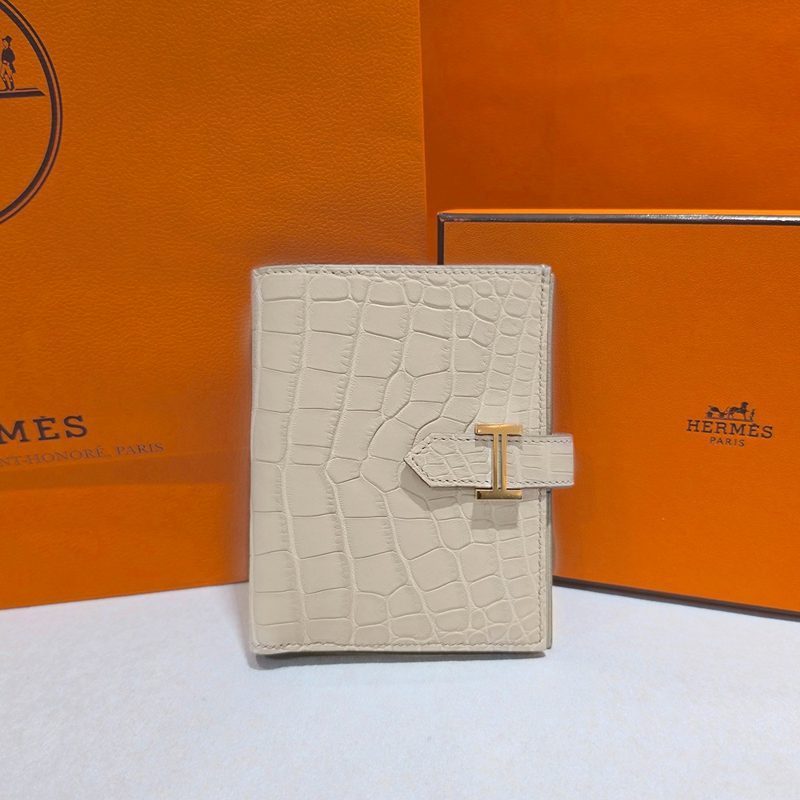 HERMES Wallet / 베안 Compact 엘리게이터 악어 Bifold Wallet 베통 Gold-Tone