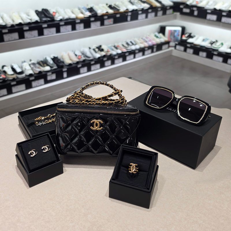 CHANEL
