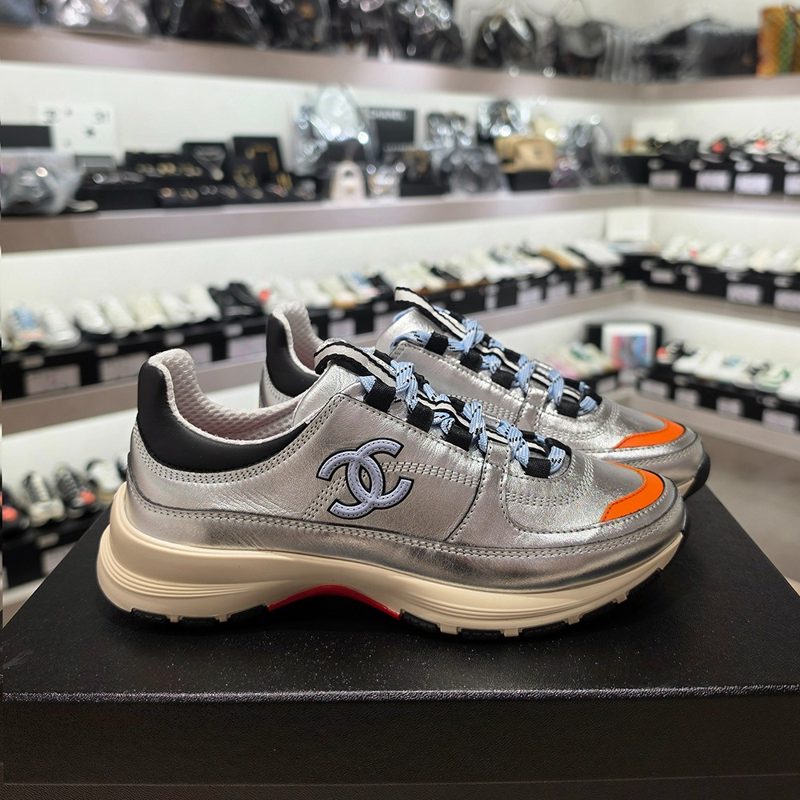 CHANEL Sneakers / Fabric ๋ฐ๋ํ ์ฌ์ค๋ฒ ์ค๋ ์ง Point