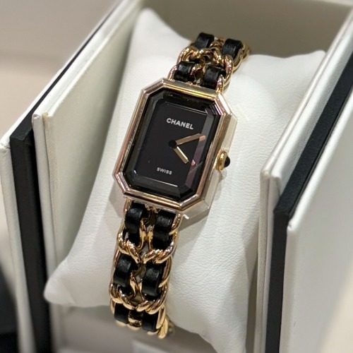CHANEL ํ๋ฆฌ๋ฏธ์๋ฅด Watches 18K ์๋ก์ฐ Gold Edition