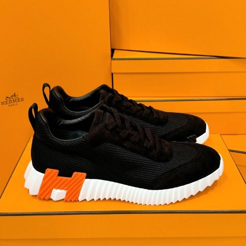 HERMES ๋ฐ์ด์ฑ Sneakers Suede Black H ์ค๋ ์ง Two-Tone