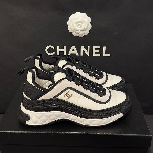 CHANEL λ―Ήμ€λ νμ΄λ² Fabric Suede Calfskin Gold-Tone CC Logo Sneakers Women'sμ©