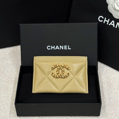 CHANEL 나인틴 Card Wallet 카키 베이지