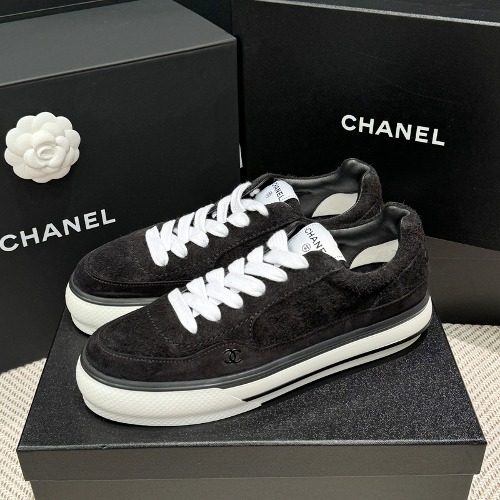CHANEL Suede Calfskin Black CC Logo Sneakers Men's์ฉ