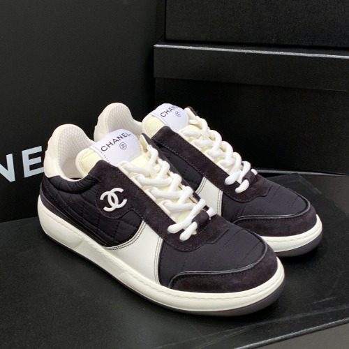 CHANEL CC Logo Suede Trainer Sneakers Black
