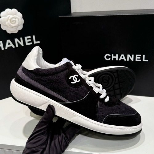 CHANEL Suede Calfskin CC Point Black Sneakers Men's์ฉ