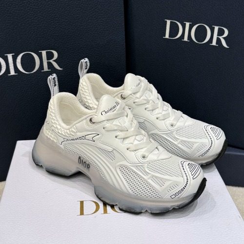 DIOR λ°μ΄λΈ ν
ν¬λ컬 Fabric Mesh White Sneakers