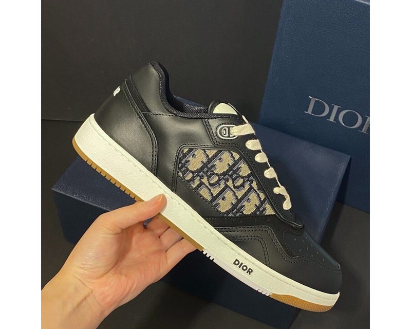 DIOR