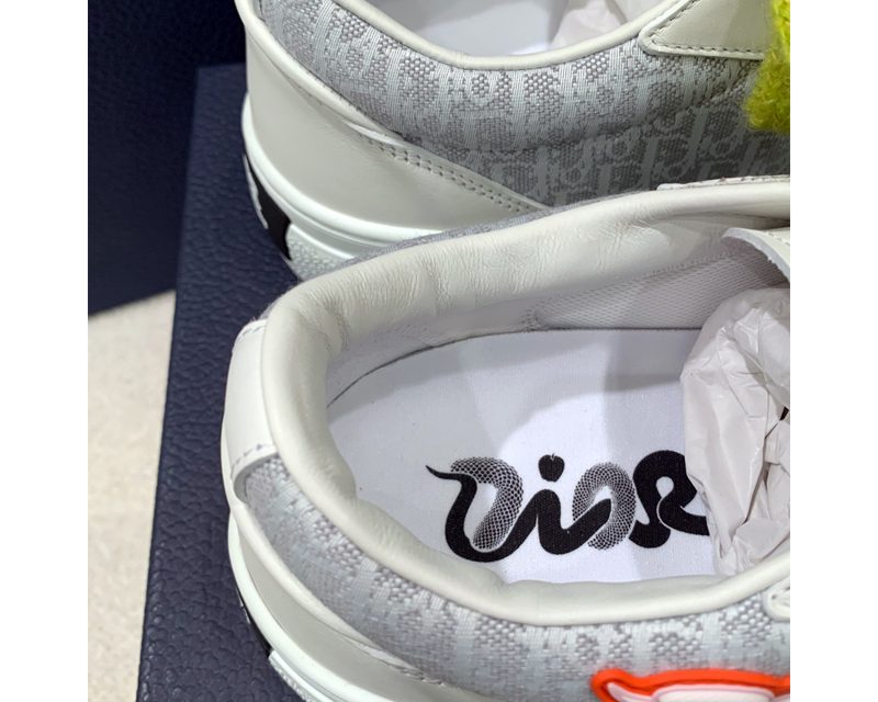 DIOR