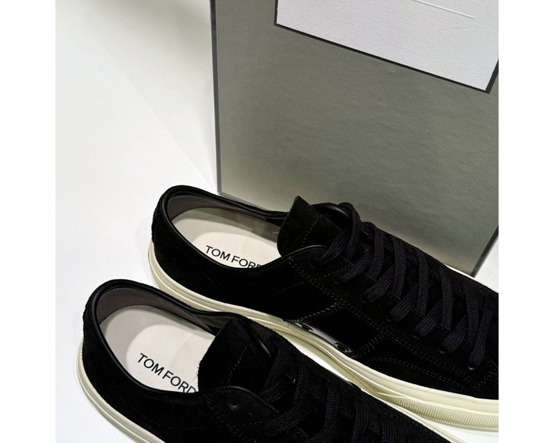 TOM FORD