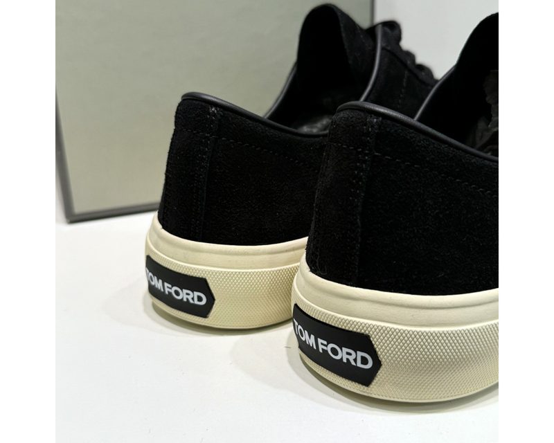 TOM FORD
