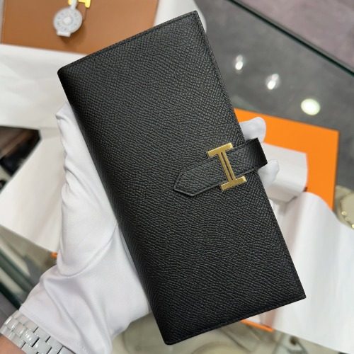 HERMES ๋ฒ ์ Long Wallet ์ฑ์ก Calfskin Black&Gold ํ๋์จ์ด