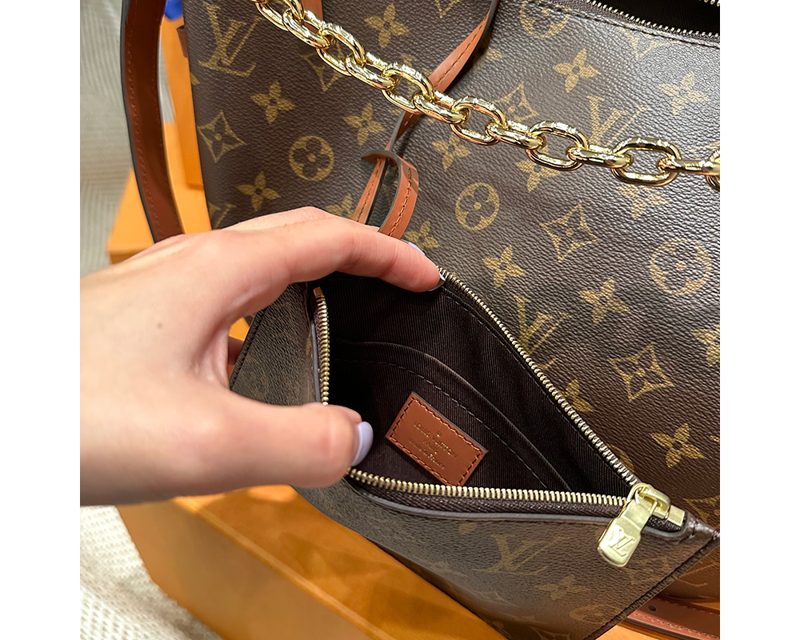 LOUIS VUITTON
