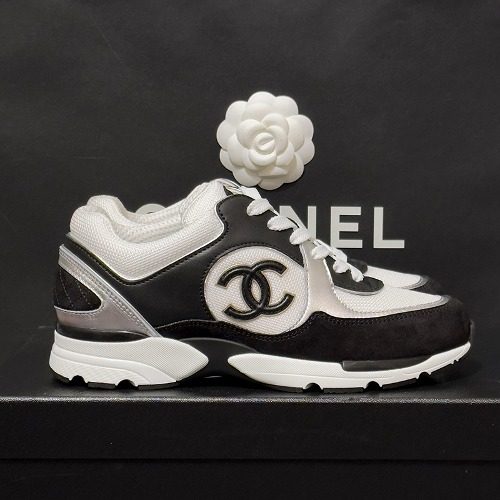 CHANEL 크루즈 Calfskin Black Silver Sneakers