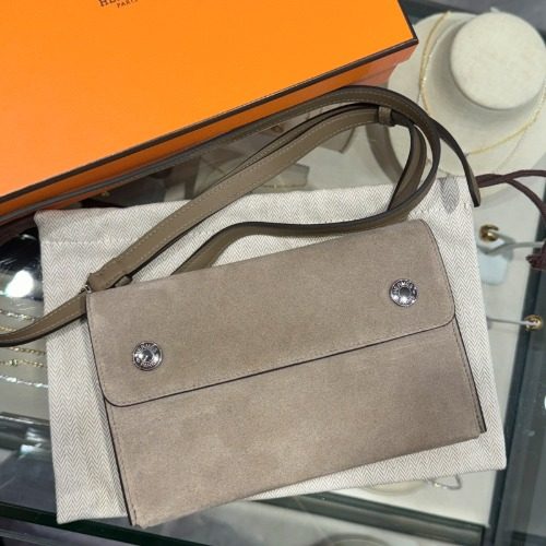 HERMES Mini Bag 그리μ¦λ¦¬ HERMESλ
νλΌλ νλμ¨μ΄ 2024