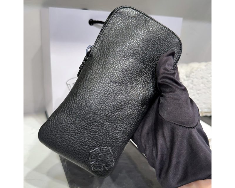 CHROME HEARTS