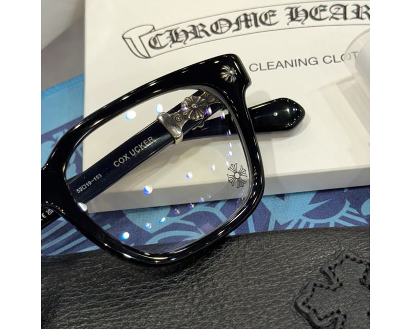 CHROME HEARTS