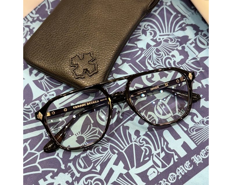 CHROME HEARTS