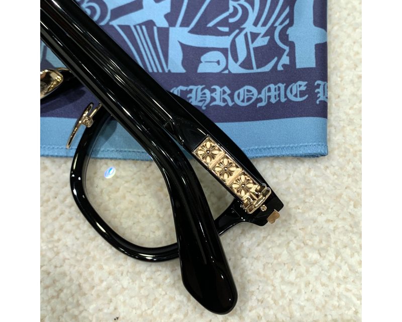 CHROME HEARTS