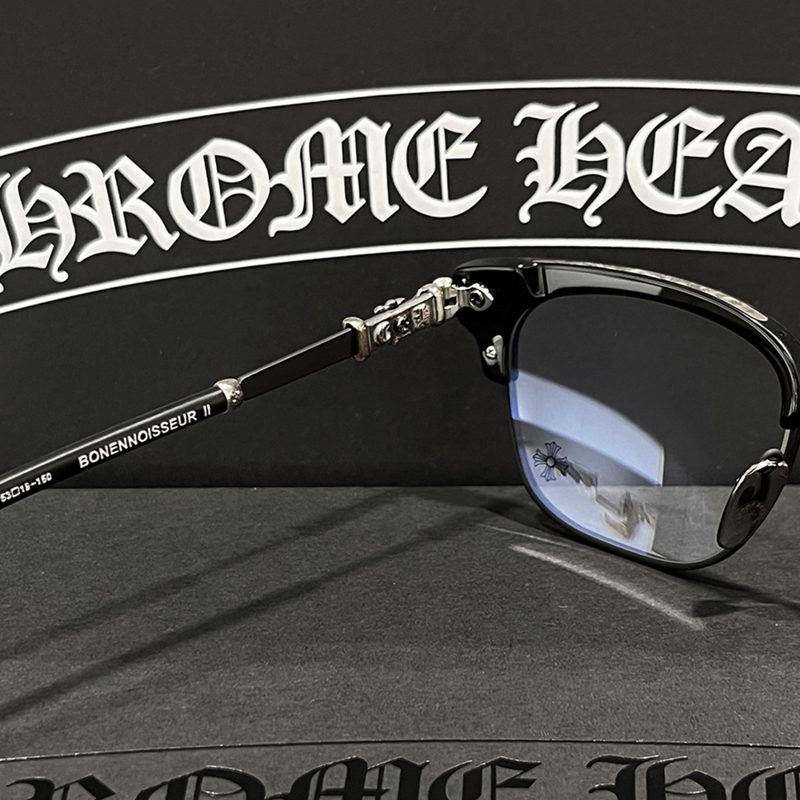 CHROME HEARTS