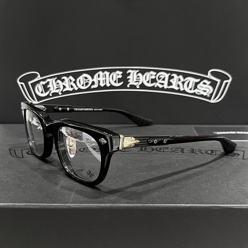 CHROME HEARTS