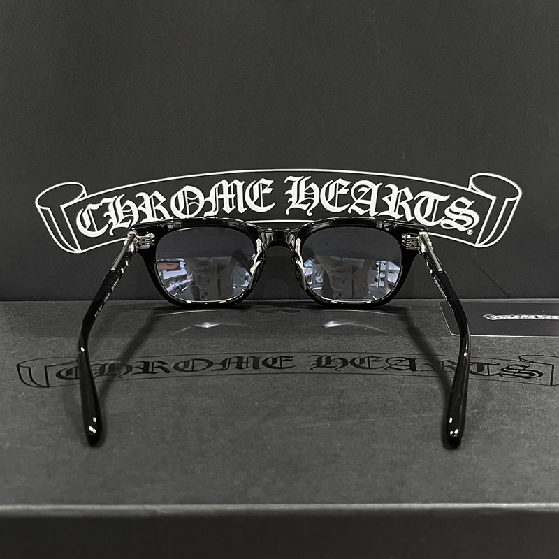 CHROME HEARTS