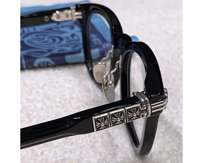 CHROME HEARTS