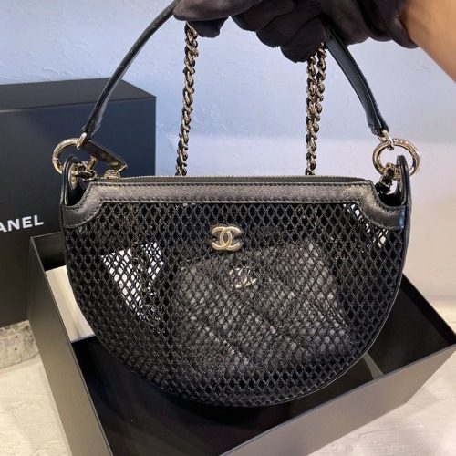 CHANEL Mesh μ€μ΄λ Lambskin Gold Metal Black Chain λ°λ¬ Clutch