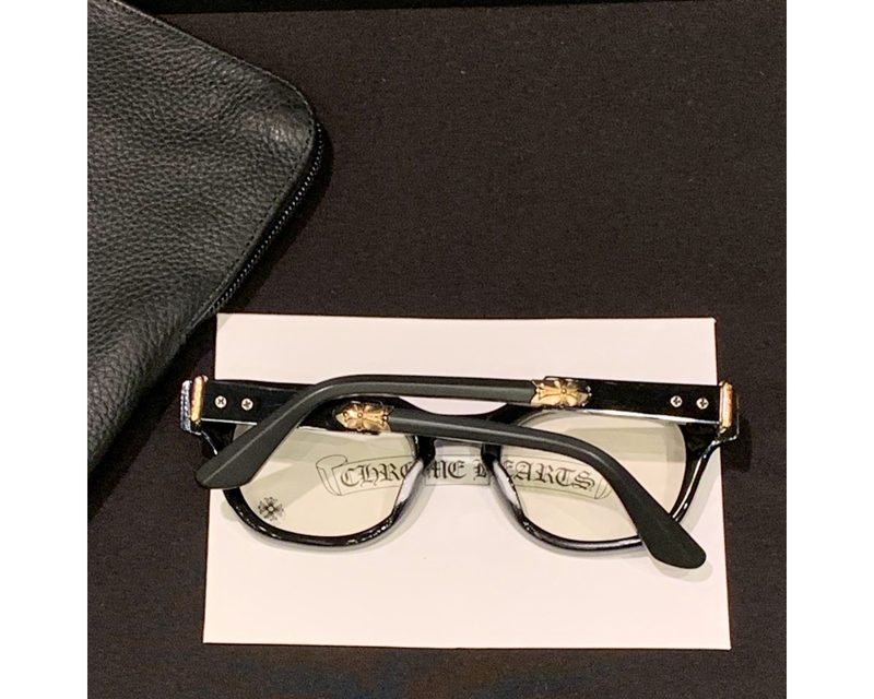 CHROME HEARTS